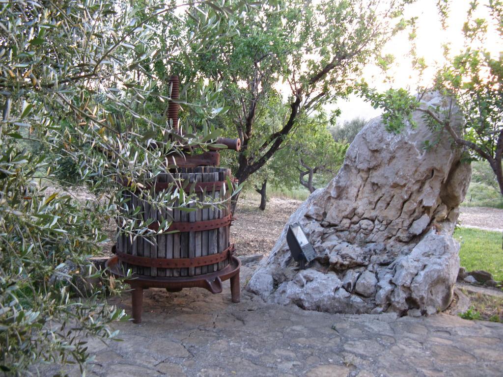 Villa Crapa Licca Ventimiglia di Sicilia Esterno foto
